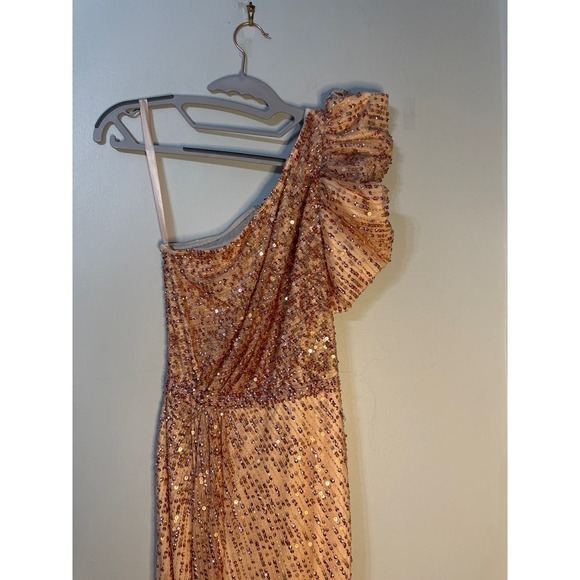 Mac Duggal EMBELLISHED PUFF ONE SHOULDER GOWN Size 2 NWOT - Picture 6 of 9